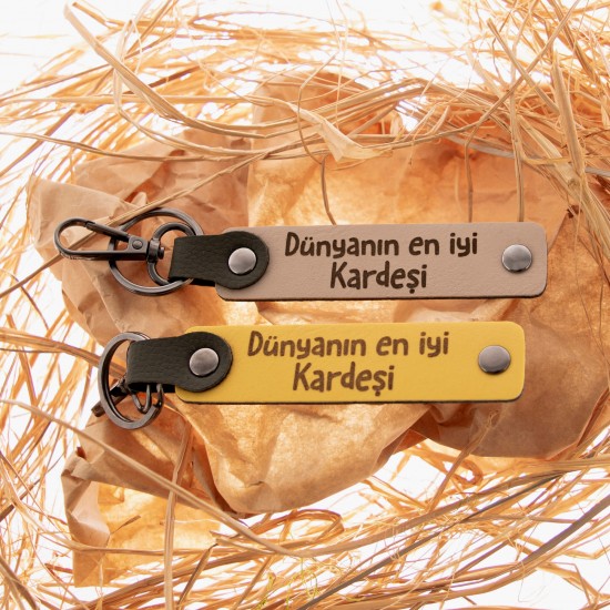 Dünyanın En İyi Kardeşi Yazılı Kancalı İkili Deri Anahtarlık Seti, Kardeşinize Özel Bir Hediye