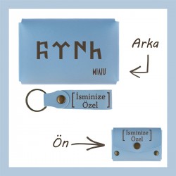Açık Mavi, Göktürk Dilinde Türk Yazı Desenli, İsme Özel, Cüzdan Ve Anahtarlık Set, Hediyelik Armağan